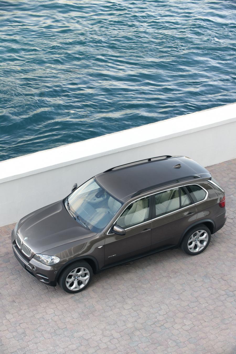  BMW X5 xDrive 5.0i 2010 года  (фото 90 из 142)